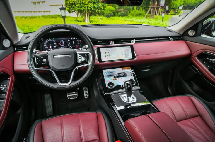 开惯了奔驰GLC，再开路虎揽胜极光L，明白了奔驰和路虎的差别