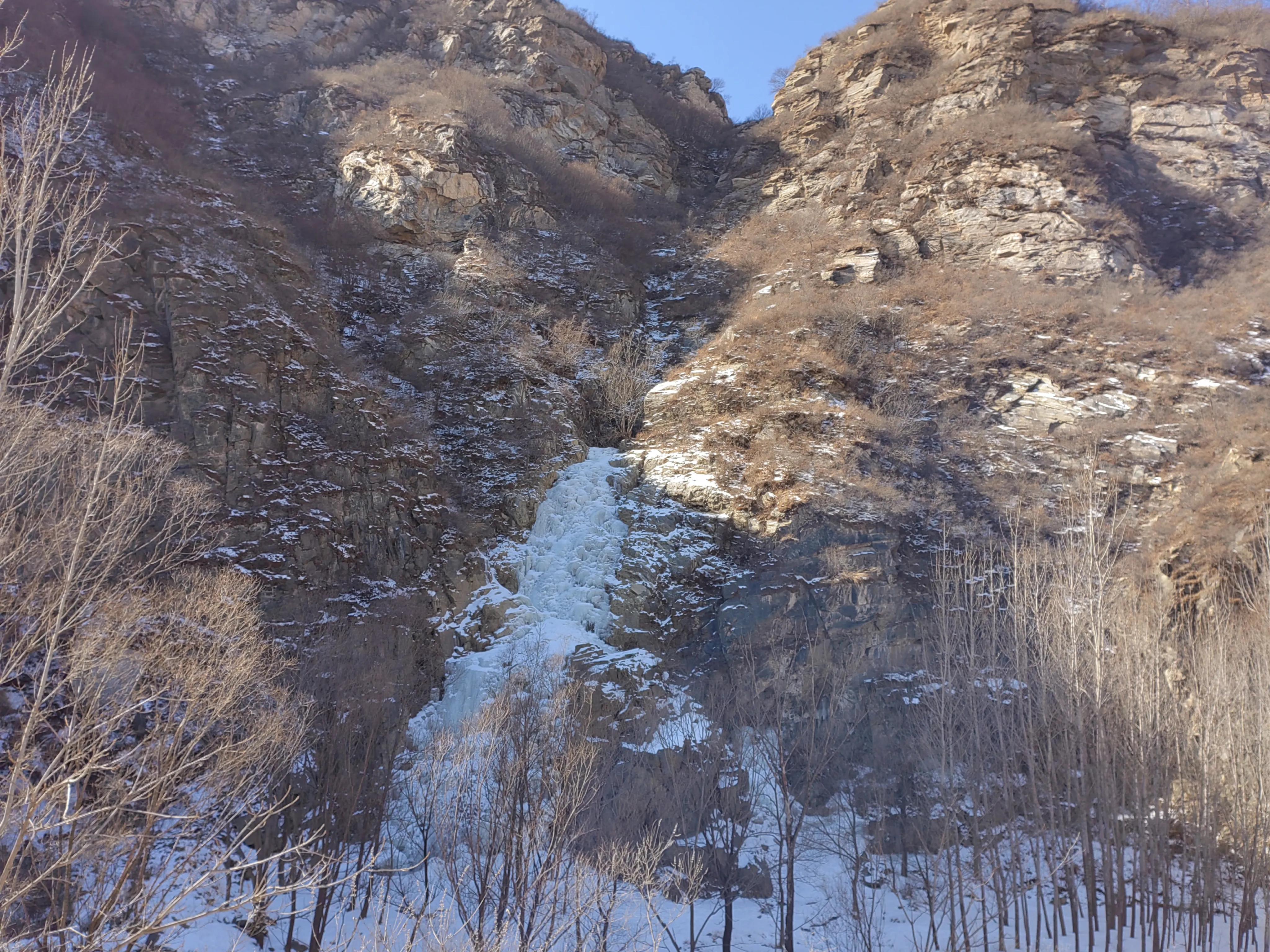 观冰瀑，品自然风景；登长城，怀风雨沧桑