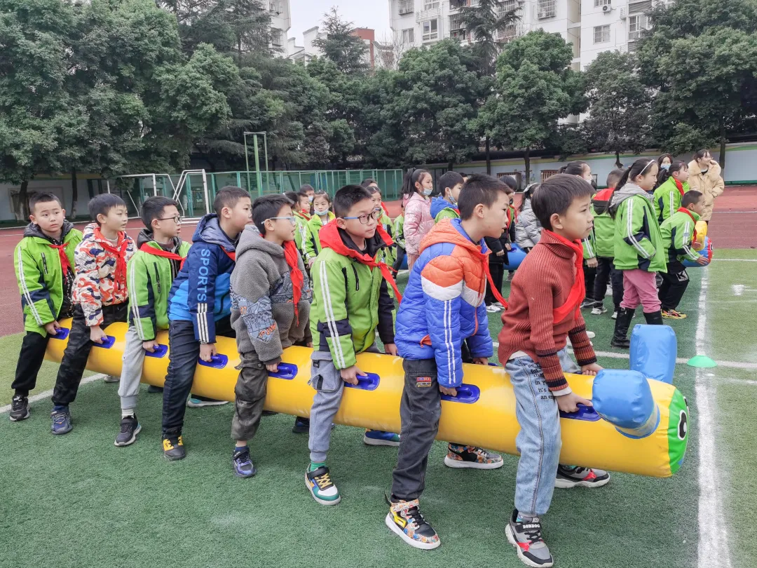 “爱成都 迎大运”运动点燃冬日激情——双流区公兴小学体育节活动