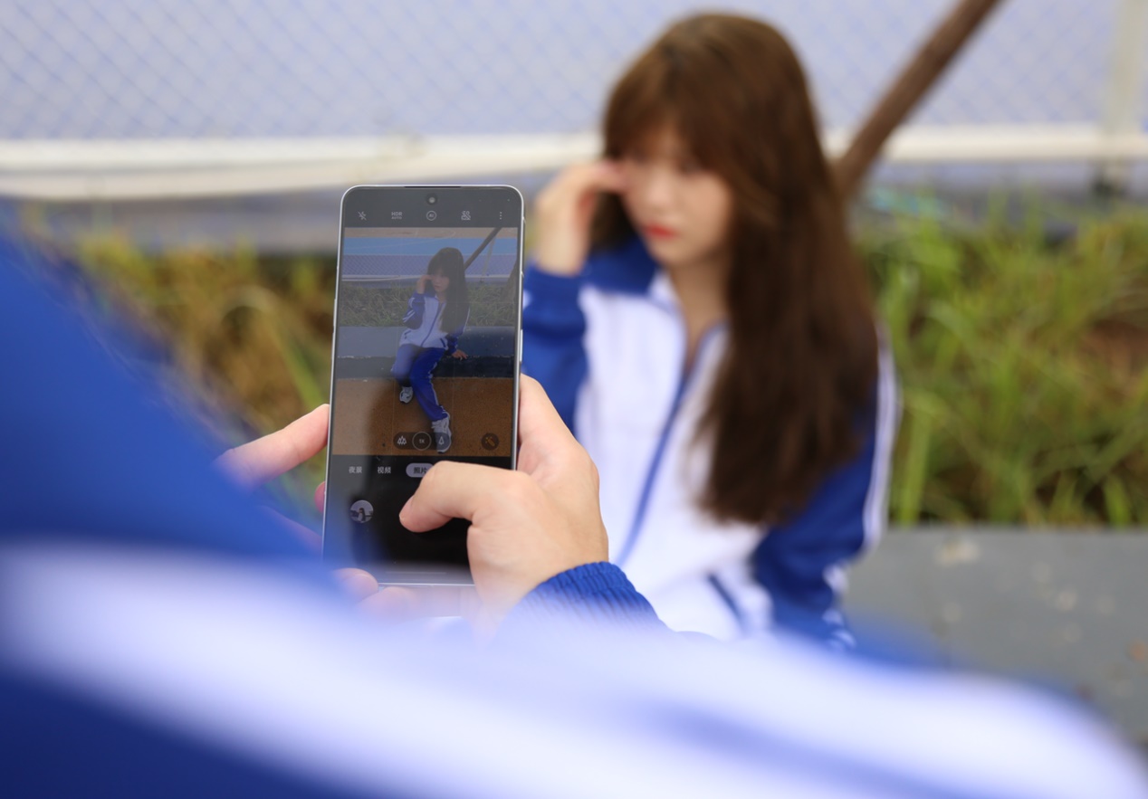 从单人到合影，怎么用手机拍出难忘毕业照？规避这些雷区很重要