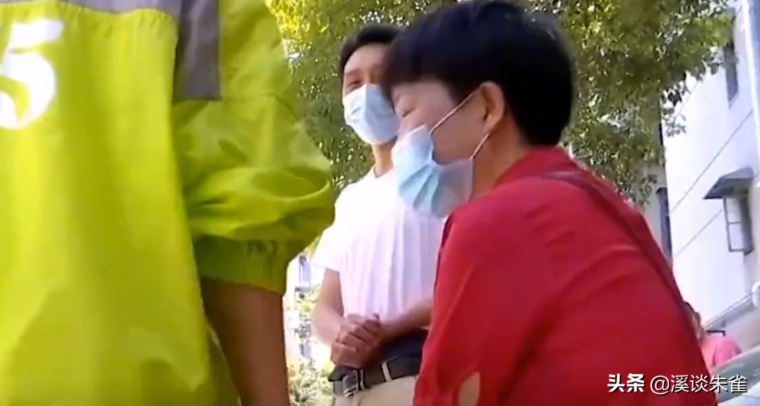 大妈装修砸断承重墙，二十层高楼变危楼，结果一波三折