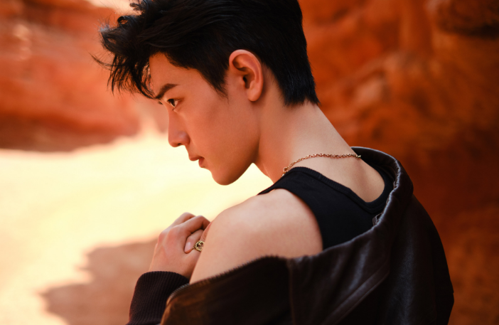 肖战又凭颜值出圈,成全球最帅男演员第一,粉丝纷纷表示祝贺