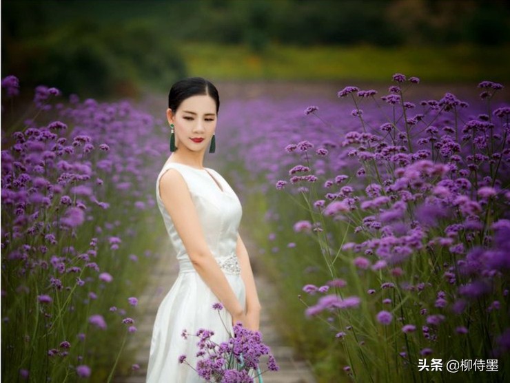 中年女性學(xué)起來，手機拍照掌握3個攝影技巧，瘦臉長腿輕松拍