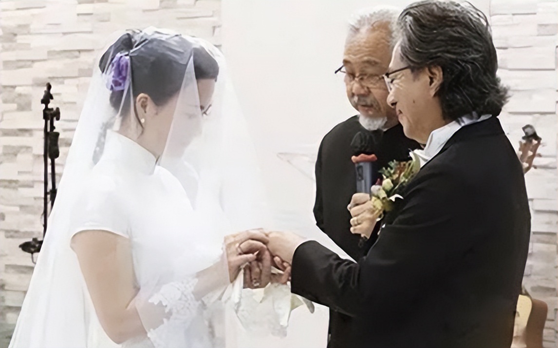 红得快、凉得也快，这五位“风光不再”的女星真是太可惜了