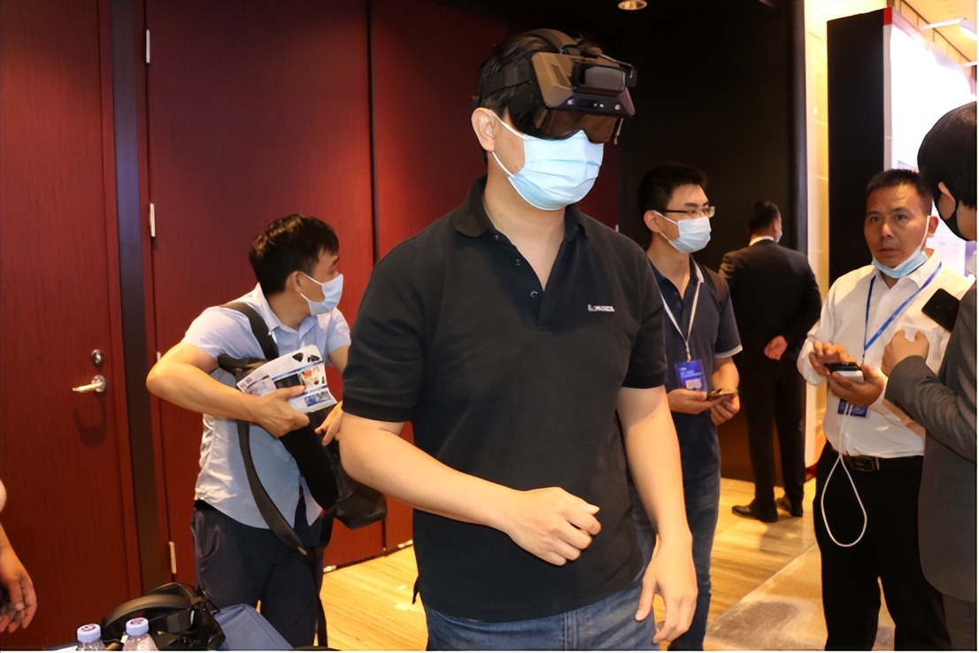 Realmax携明星产品参加AR/VR技术创变趋势峰会，再掀高潮