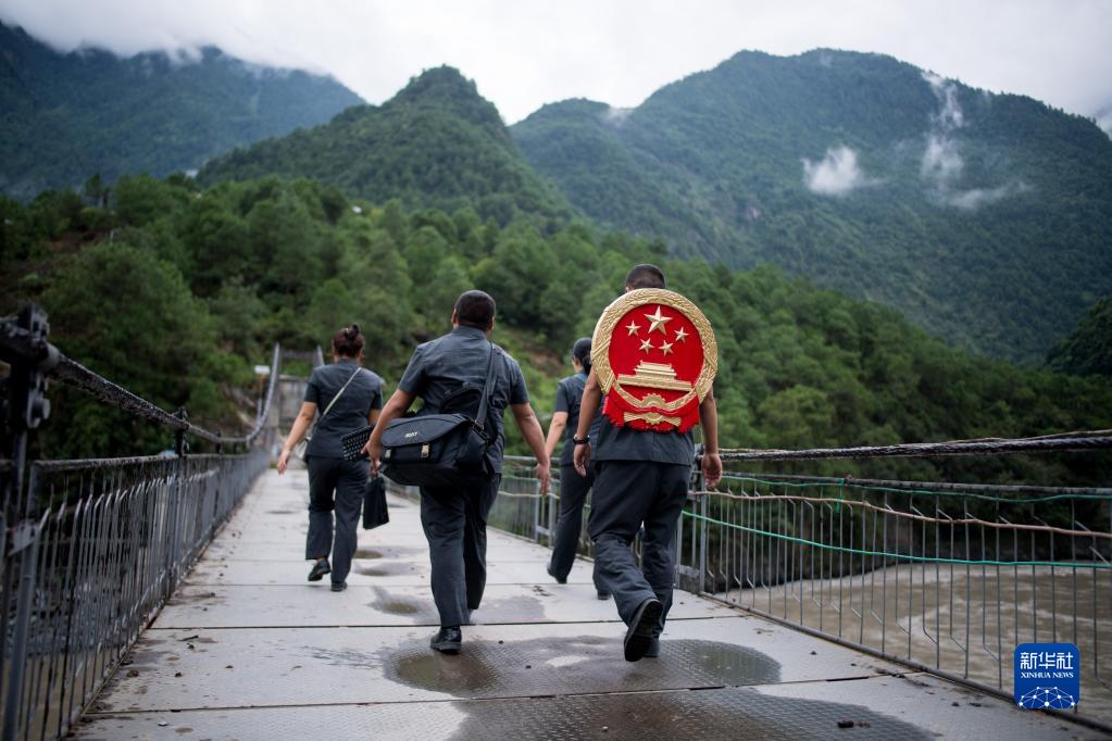 “法治兴则国兴，法治强则国强”——“十个明确”彰显马克思主义中国化新飞跃述评之六