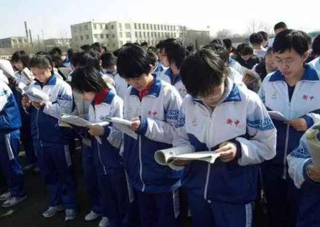 衡水考生可以不那么累了，衡水中学调整作息，起床时间延迟50分钟