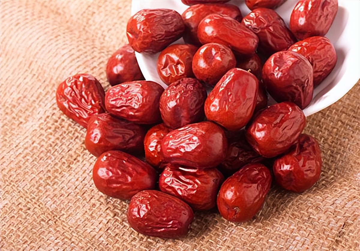 板栗和什么不能一起吃(栗子营养价值高,但却不能随便吃,这几类人请谨