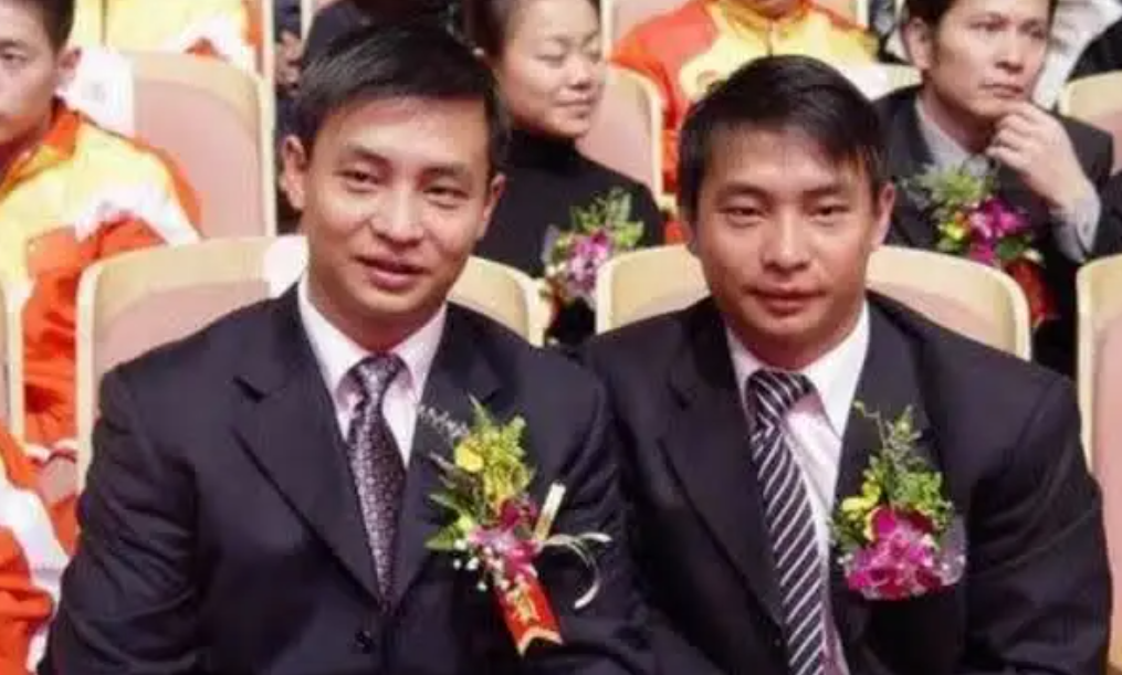 练体操双双成世界冠军(体操双胞胎世界冠军)--飞鸽体育