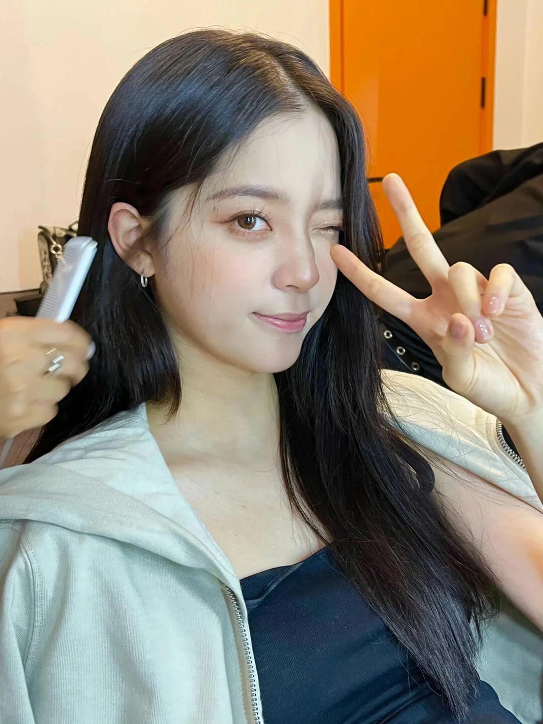 欧阳娜娜真美，越来越有女人味