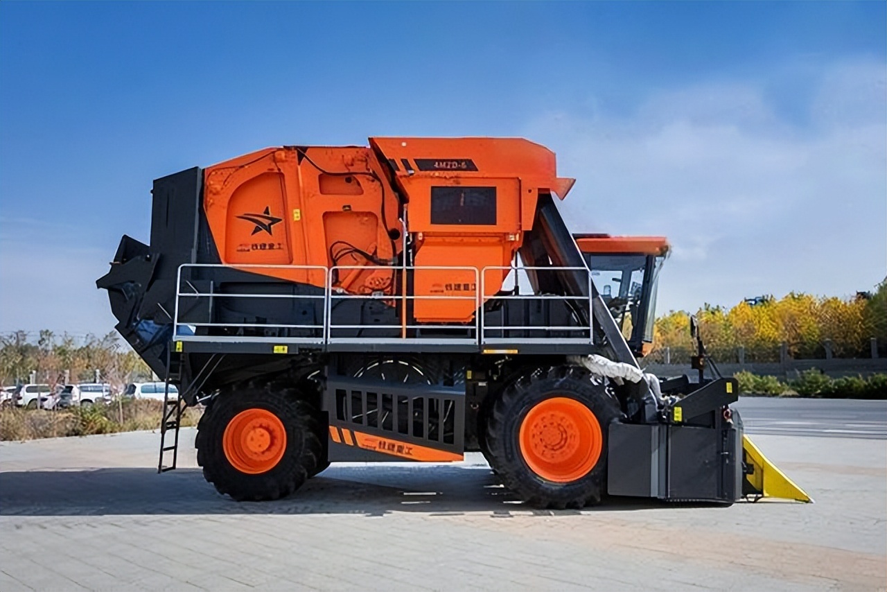 6,铁建重工棉花收获机