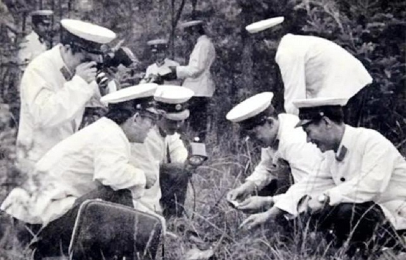 一个连名字都不会写的放羊老头，凭独门绝技成了警界顶尖追踪专家