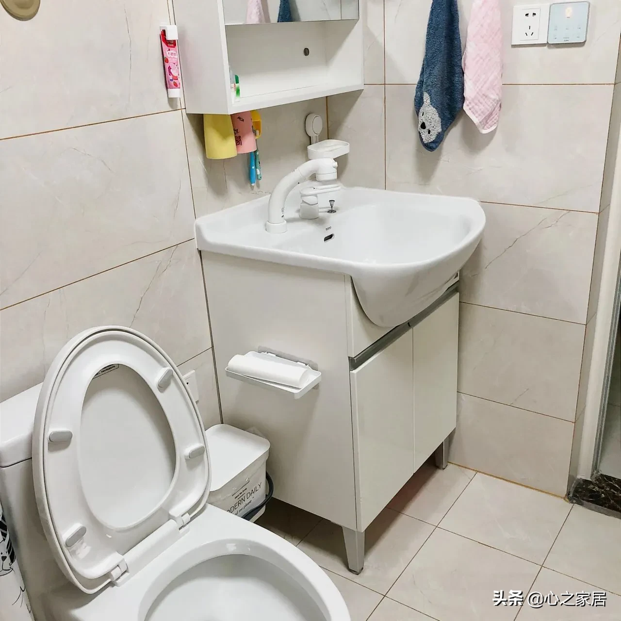 全屋深灰色瓷砖装修效果(120㎡的四居室简单的不能再简单的装修风格)