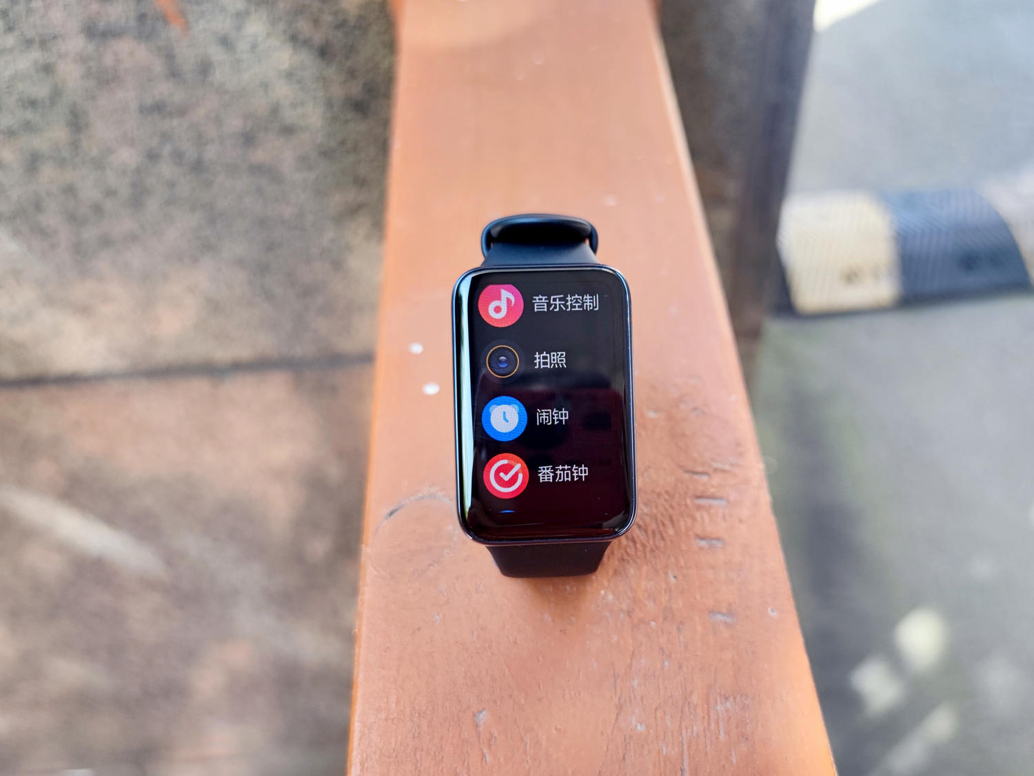 小米手环7 Pro开箱：全彩方形大屏+独立GPS定位加持，果然是真Pro