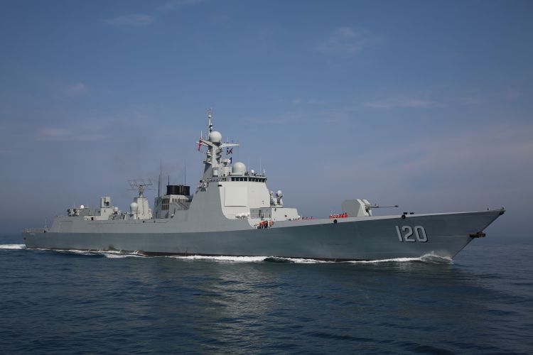 150�Ҷ�180�ң��й����պ�ӡ���Ĺ������Աȣ�����С�����������