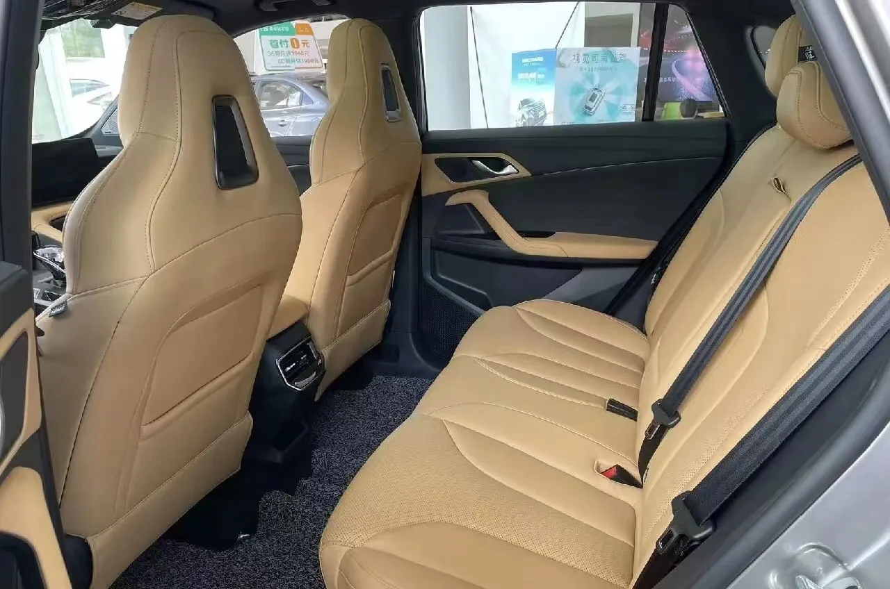 紧凑型家用SUV车型推荐(紧凑型SUV，年轻人首选这2款，油耗虽高)