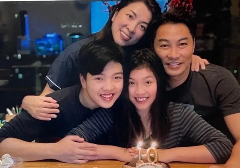 谭耀文老婆Fiona，嫁演员恩爱18年，婚后儿女双全，幸福不已