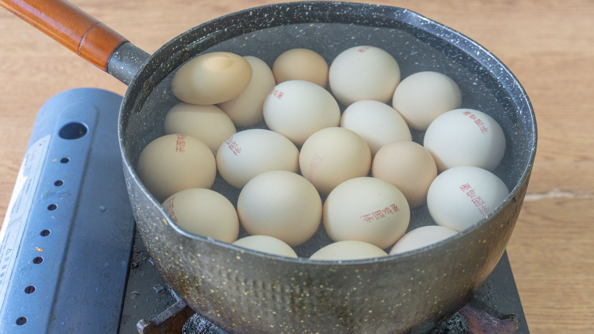 比乡巴佬还好吃的卤蛋，做法简单，口感Q弹，卤香浓郁，吃不腻