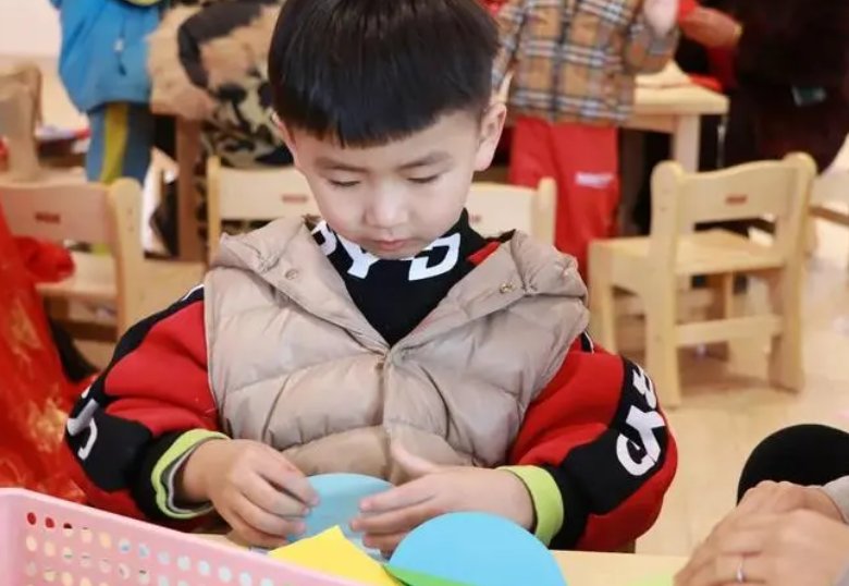 孩子上一年级后我才发现，公立和私立幼儿园的区别，希望你别选错