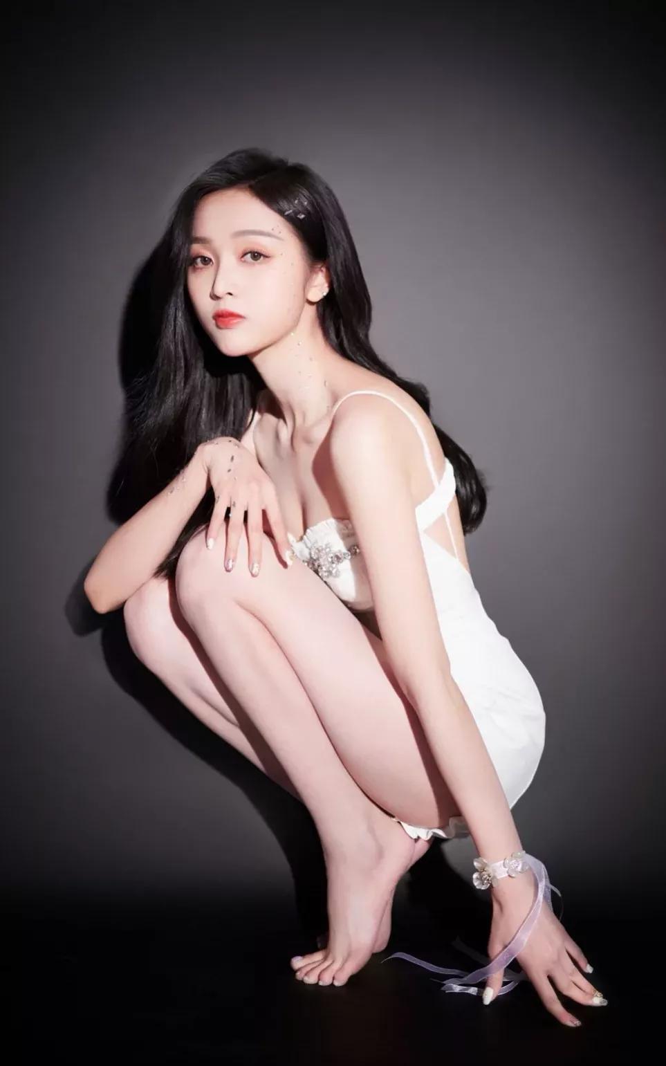 吴宣仪日常穿搭