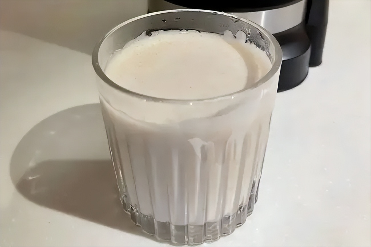 每天喝一杯牛奶强身健体，可喝牛奶有这5个禁忌，别再明知故犯了