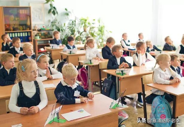 我问了留学生们，在美国、澳洲、英国、新加坡上学，要花多少钱？