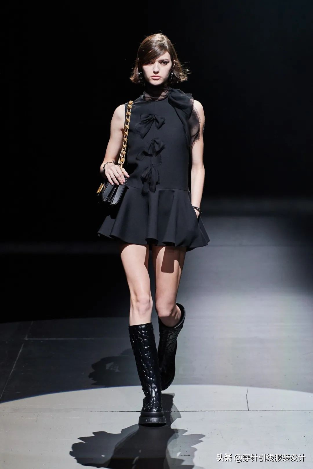 晚礼服走秀晚礼服走秀怎么摆造型