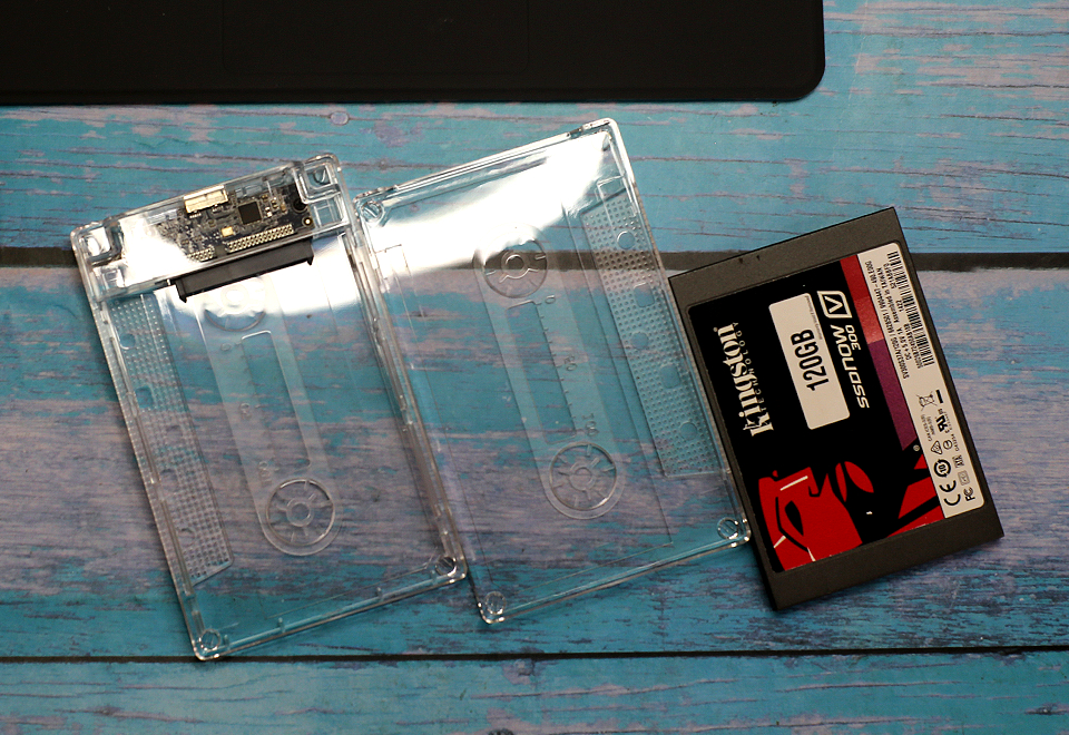 复古设计，磁带造型，奥睿科2.5英寸透明硬盘盒