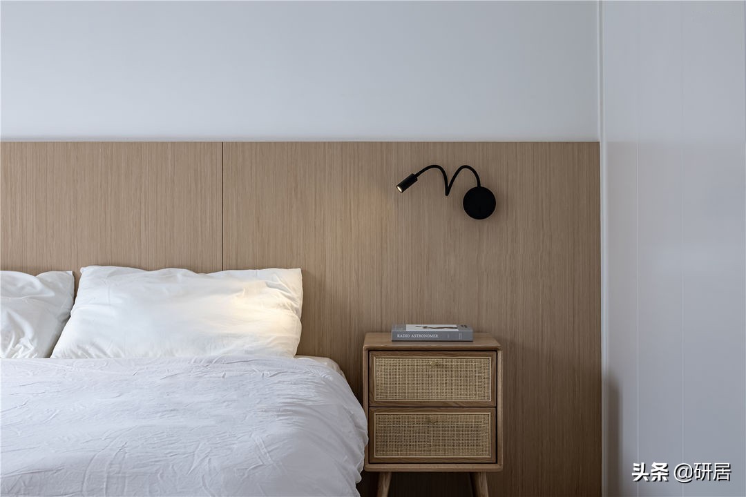 这对夫妻厉害了，50平的家装成了3室，室内温馨舒适，有大量收纳