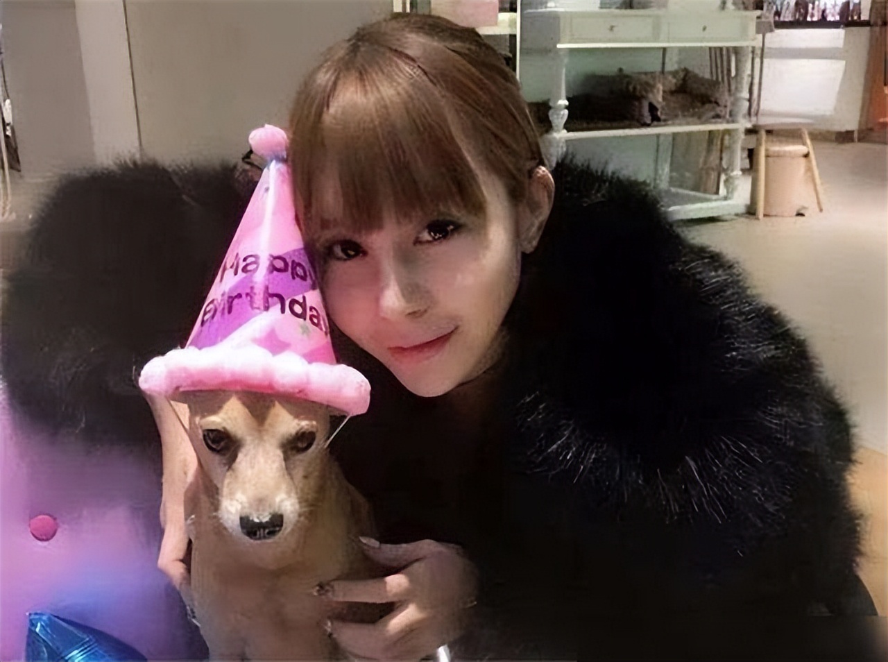 宁坐宝马哭不坐单车笑，立志要嫁豪门的马诺，最后如愿以偿了吗？