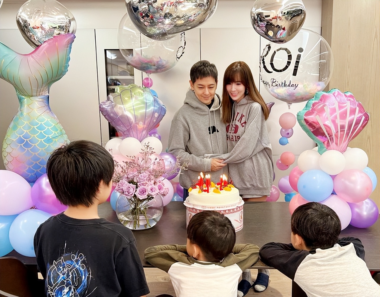 林志颖车祸毁容需重建，哥哥随时准备献血，特斯拉风评直线下滑