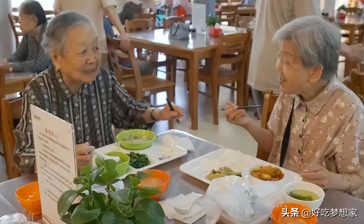 建議中老年人，少吃稀飯和饅頭，多吃這3樣食物，精力充沛一整天