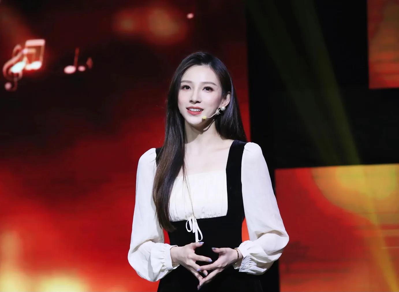 中国传媒大学春晚主持人