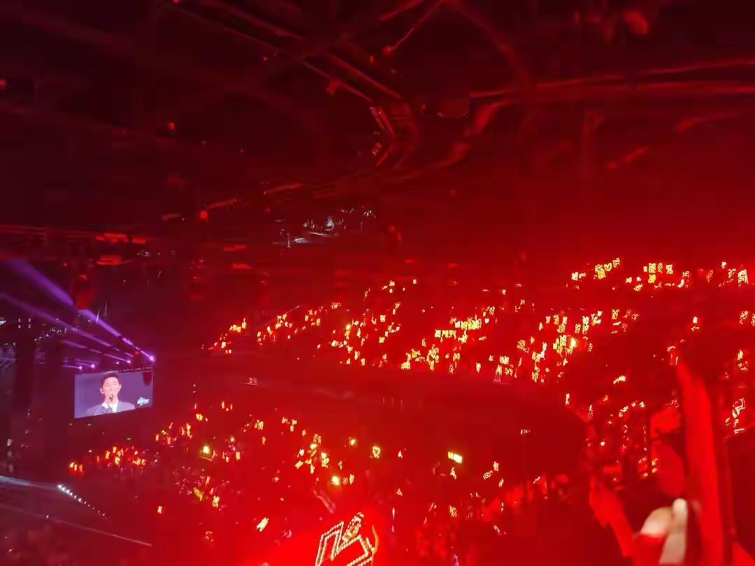 “倒霉顶流”肖战：从神坛跌落谷底，为何又能顶着压力重回巅峰？