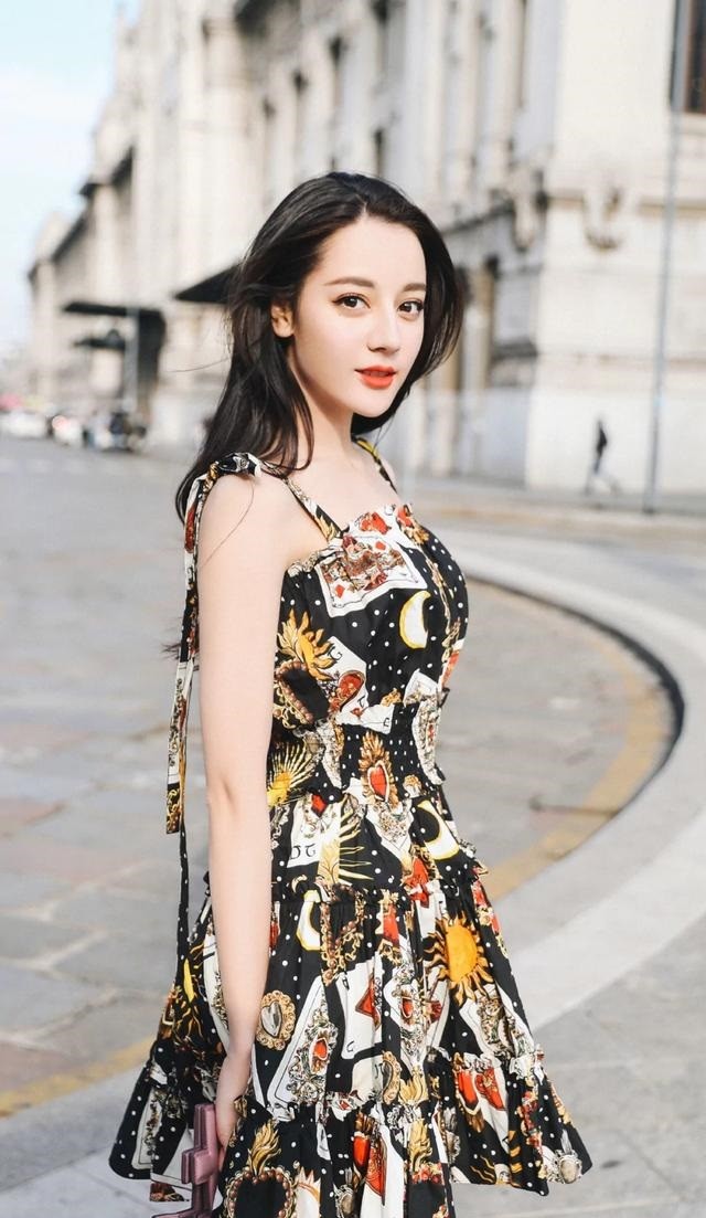 同样是“齐耳短发”，杨紫清爽减龄，迪丽热巴让人不忍直视