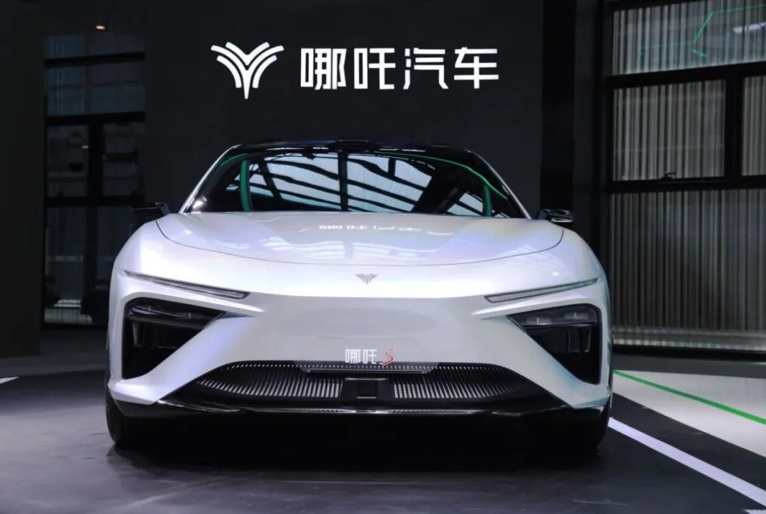 谁说人生绕不开BBA 哪吒S才真让年轻人“大开眼界”