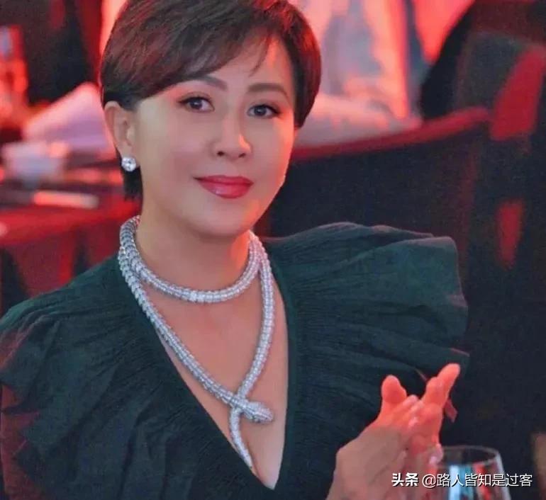 花钱如流水的女星：有钱也养不起，保养秘诀就是花钱