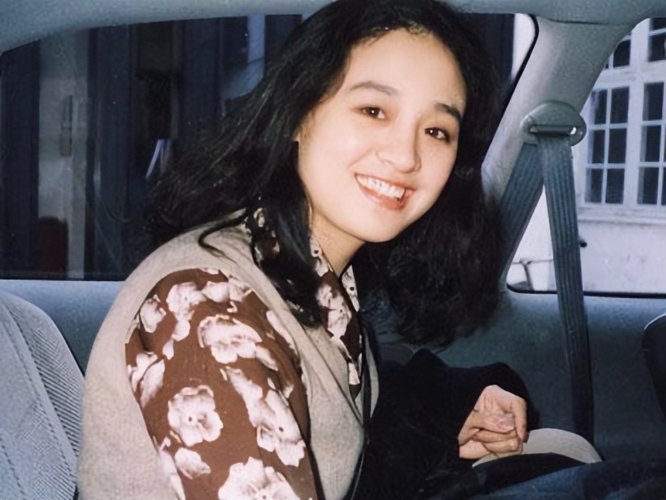 《雪山飞狐》过去32年，胡斐3段婚姻，程灵素离婚，苗人凤消失了