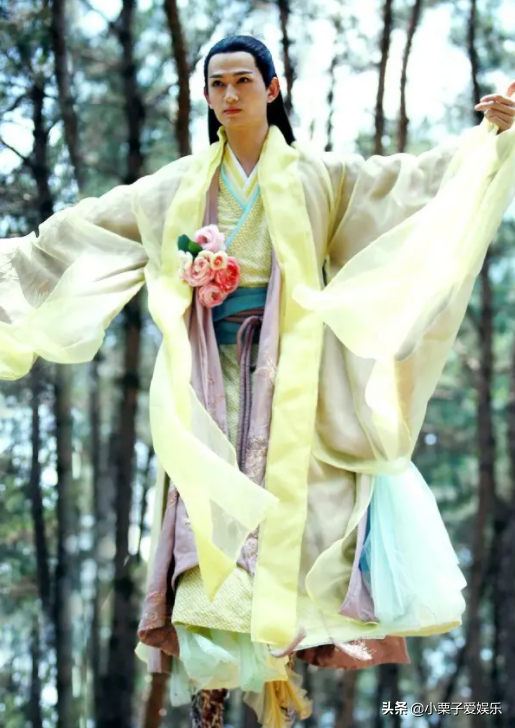 名不符实的“第一美”有多搞笑？有男有女、各有各丑，硬演真尴尬