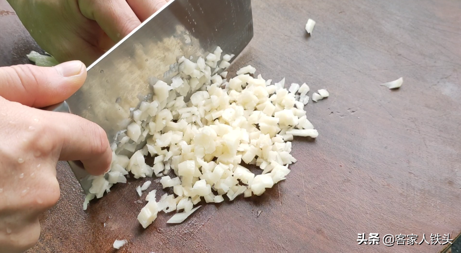 年夜饭不用炖汤，教你客家有名的蒸肉汤，做法超简单，越吃越回味
