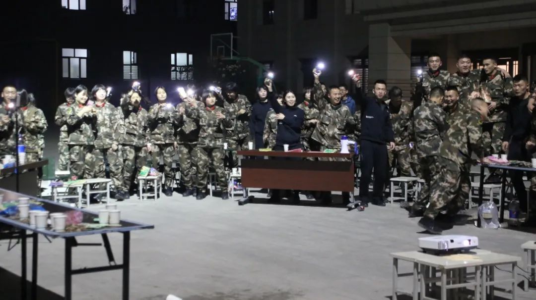 侯<a href=http://www.cngansu.cn/news/ target=_blank class=infotextkey></a>֧ܶӣ죬Ļ