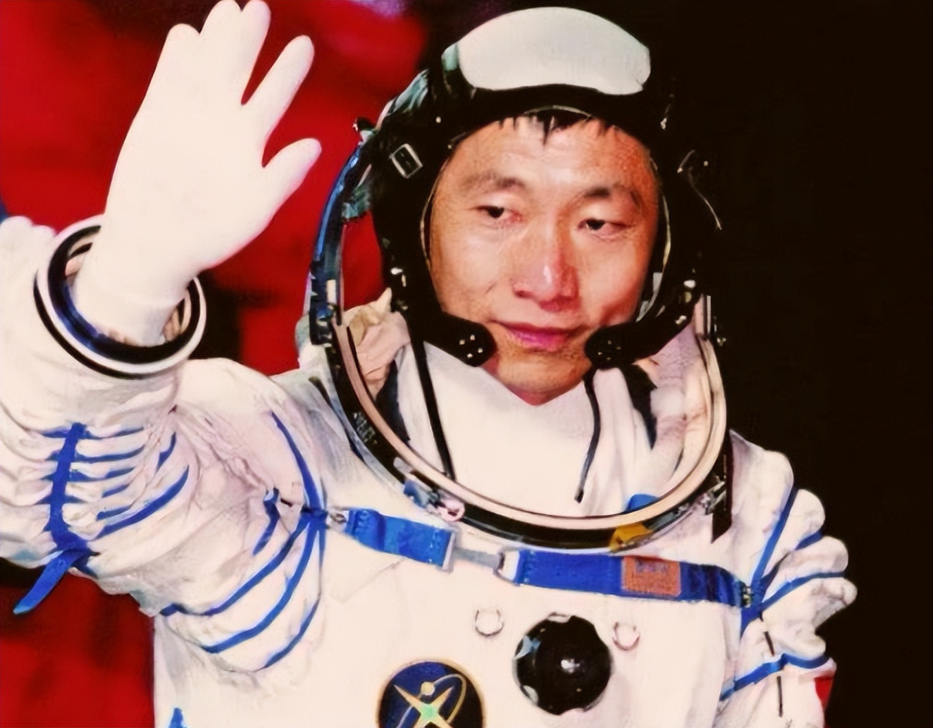 杨利伟在太空听到“敲门”声响，17年后谜底揭晓：热胀冷缩引起的
