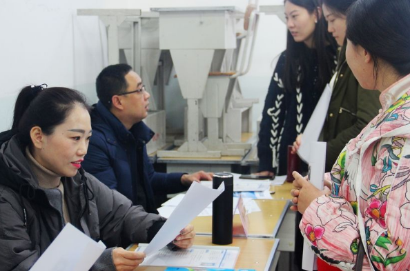 师范生的自述：毕业后我去民办学校教书，感觉生活失去了希望