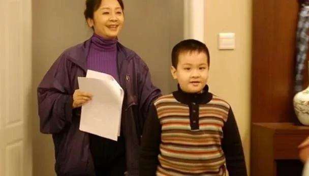 演员王新军：成名后抛妻弃子，把秦海璐宠成宝，前妻火了他却糊了