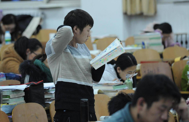 末流985和頂尖211，兩者應該如何選擇？過來人給出由衷建議