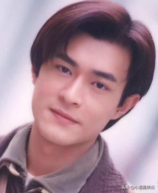 盘点“歪嘴杀”的13位明星，个个惊艳到糖分超标，帅到心坎里了