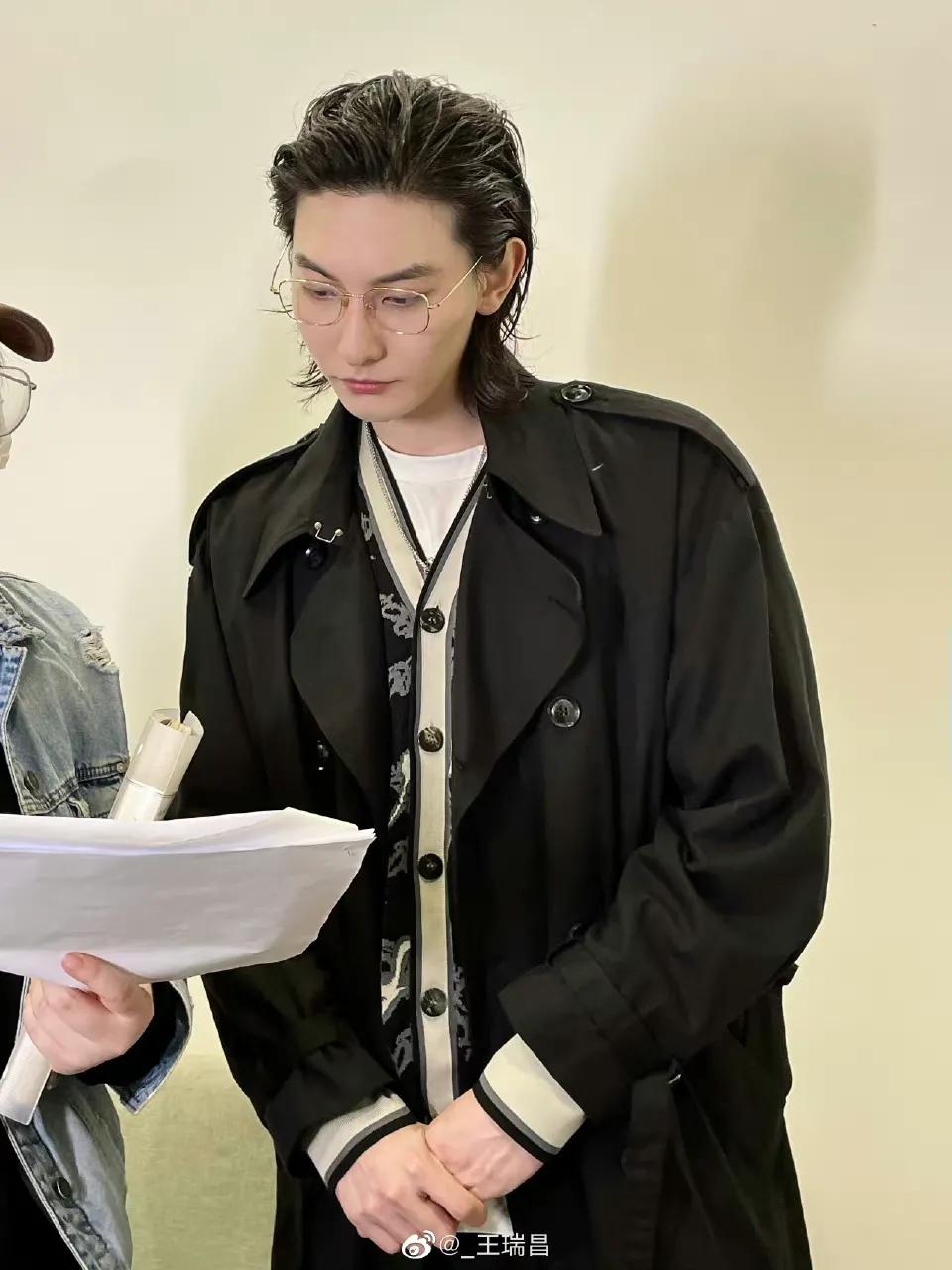 9位留长发的男星,有的娇俏了很多,有的好像生了场大病