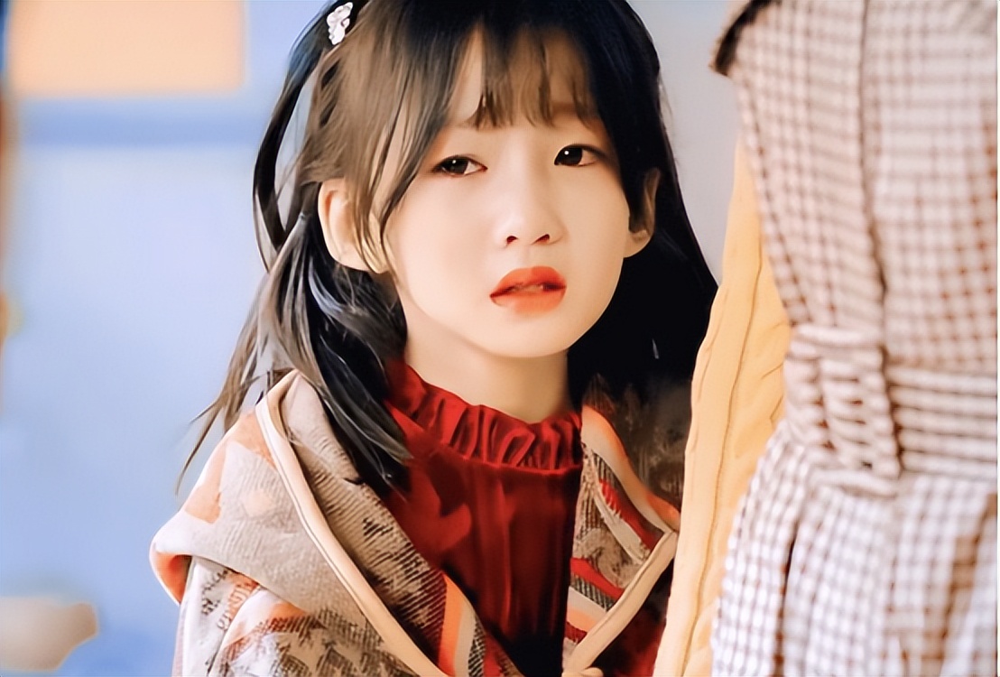 又一位10后天才迷你花横空出世，影视圈的未来就看她们了？