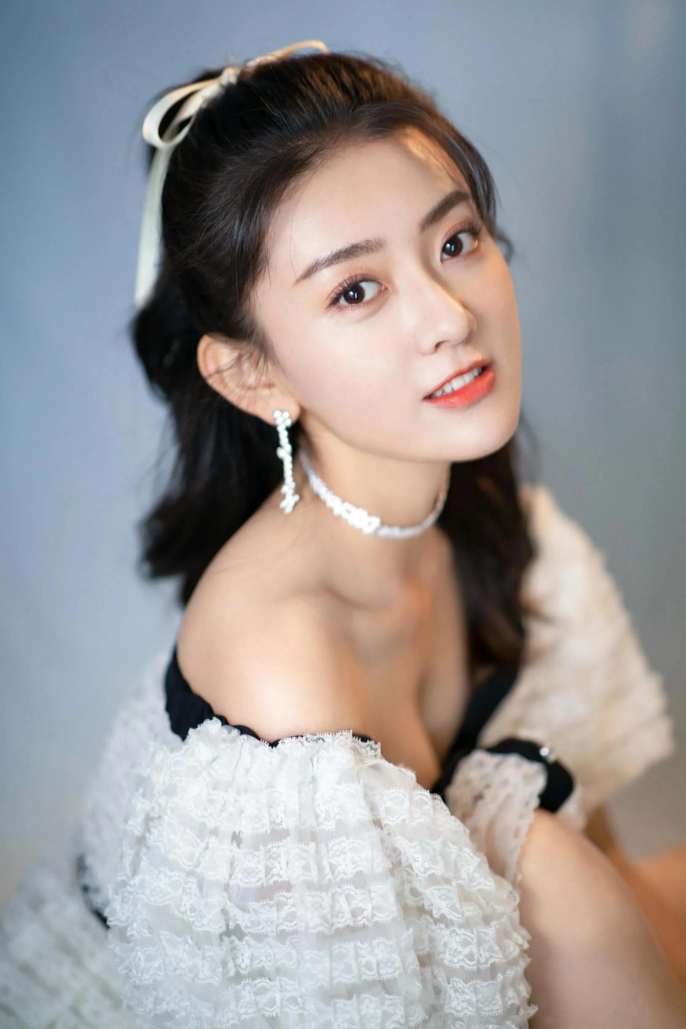 毛晓彤，赵露思，梁洁和胡意旋，谁最甜美