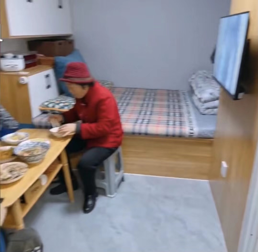 山东一位女主，装修20㎡车库给68岁母亲住，网友看后“炸锅”了